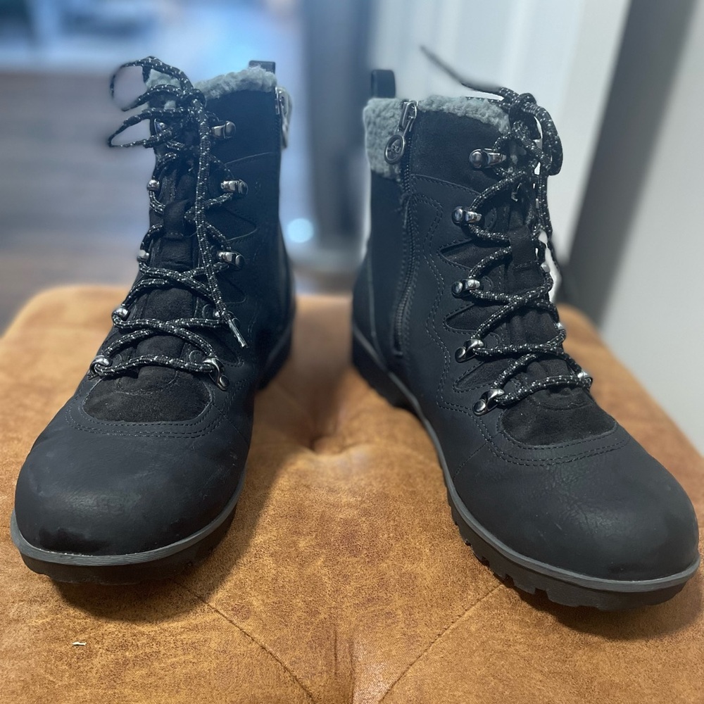 JBU Memory Foam Black Winter Boots with Fur Lining